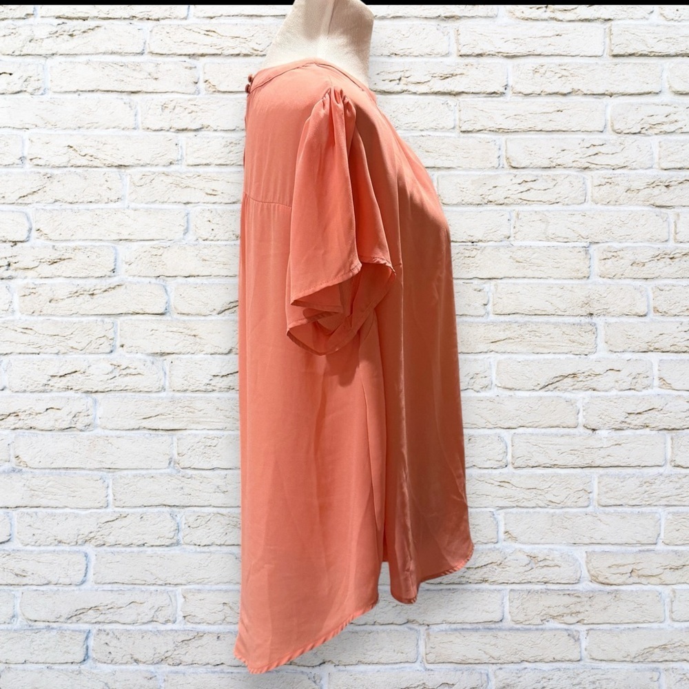 TORRID Georgette Keyhole Top Blouse with Flutter Sleeves - Peach - Size 1 - Picture 2 of 7